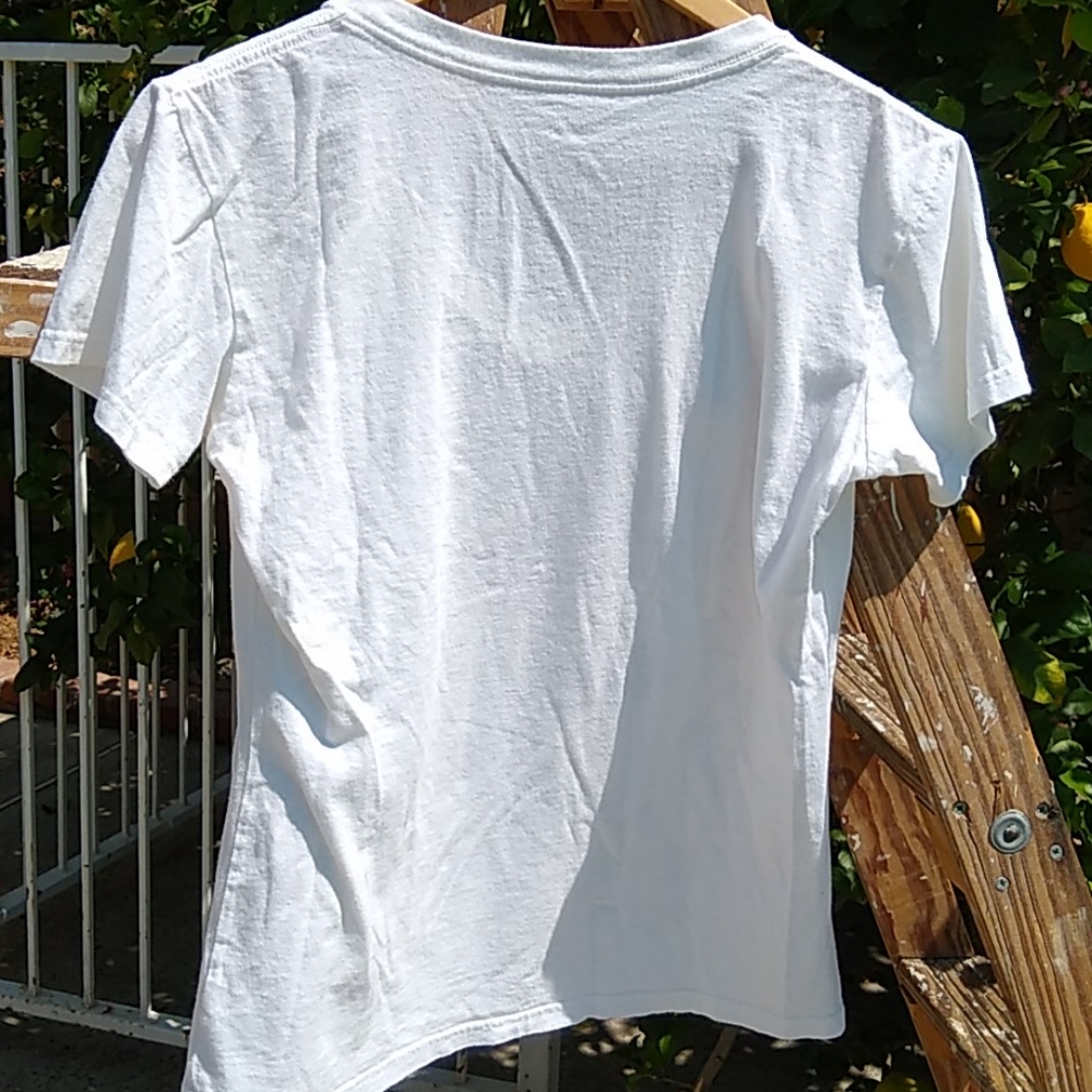 Disney All Cotton V-Neck Tee "True Love" Umbrella - Picture 4 of 5